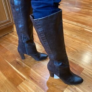 Laura Ashley boots brown  Size 7 1/2